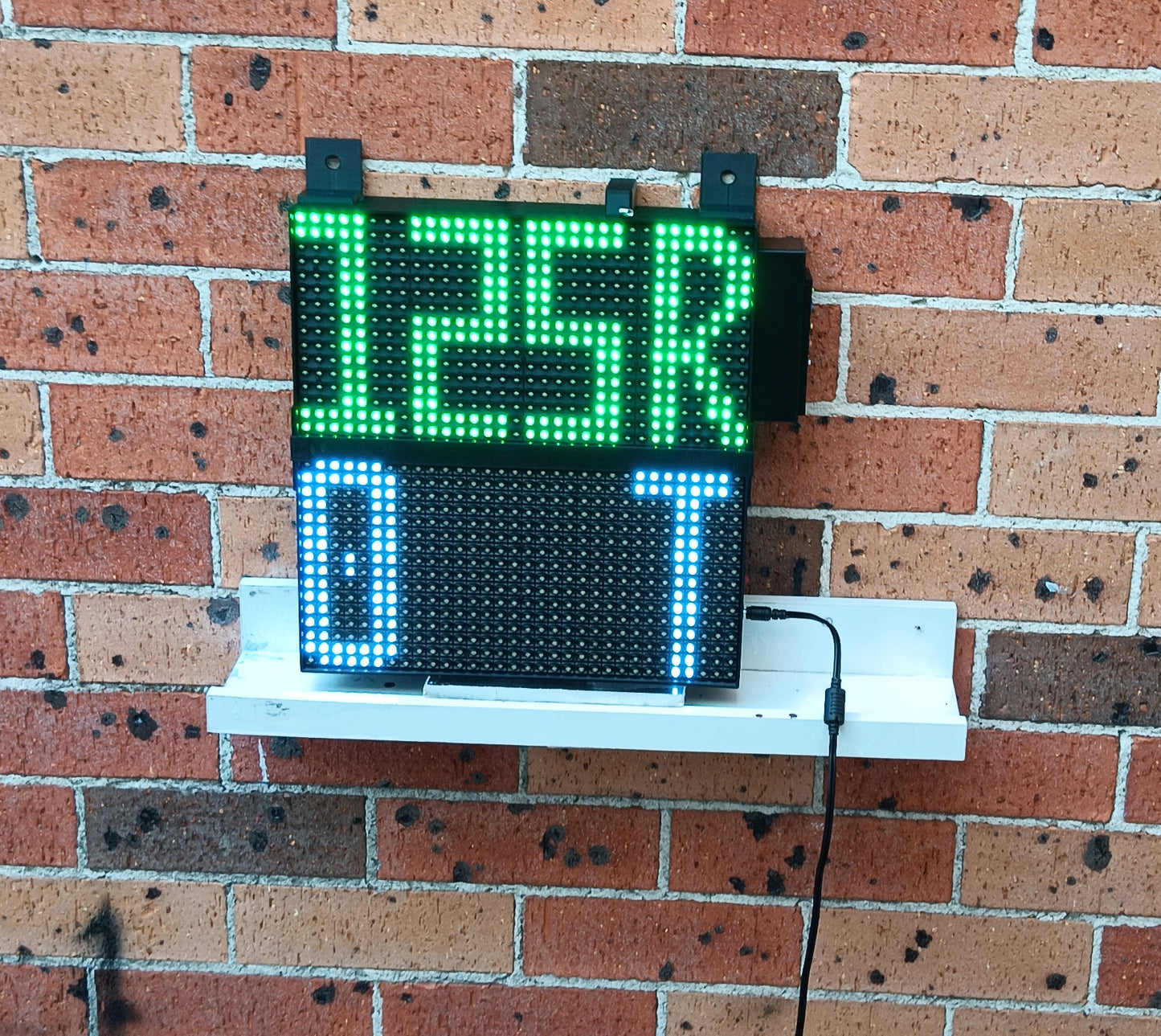32cmx32cm Digital Cricket Scoreboard with Runs, Wickets, Overs, and Target display