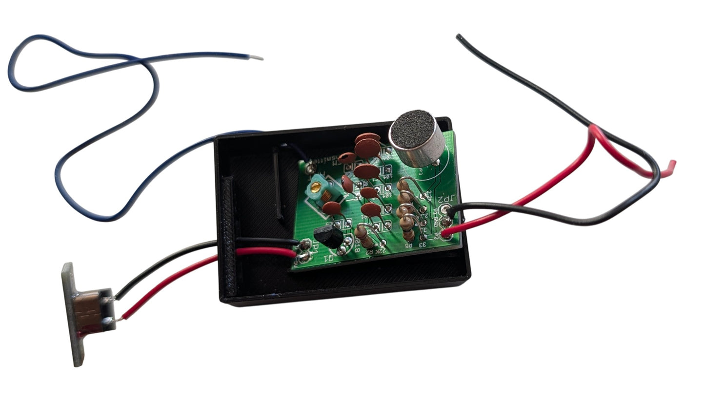 1 transistor FM Transmitter DIY learning kit with basic 3D printed enclosure
