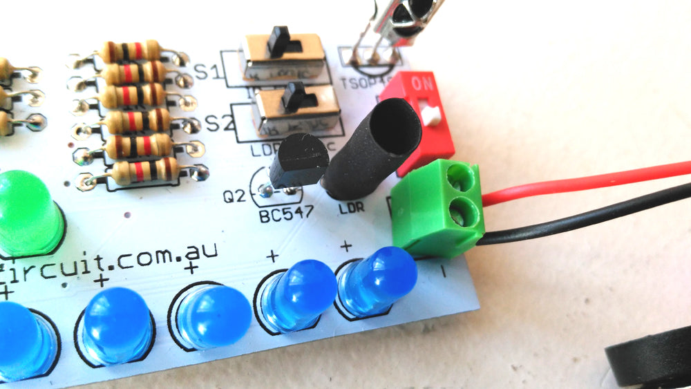 LED chaser using NE555, CD4017, Infrared receiver and photoresistor