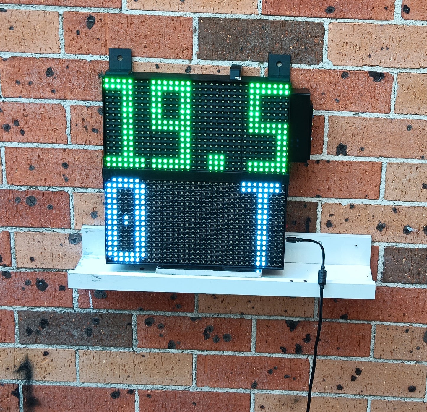 32cmx32cm Digital Cricket Scoreboard with Runs, Wickets, Overs, and Target display