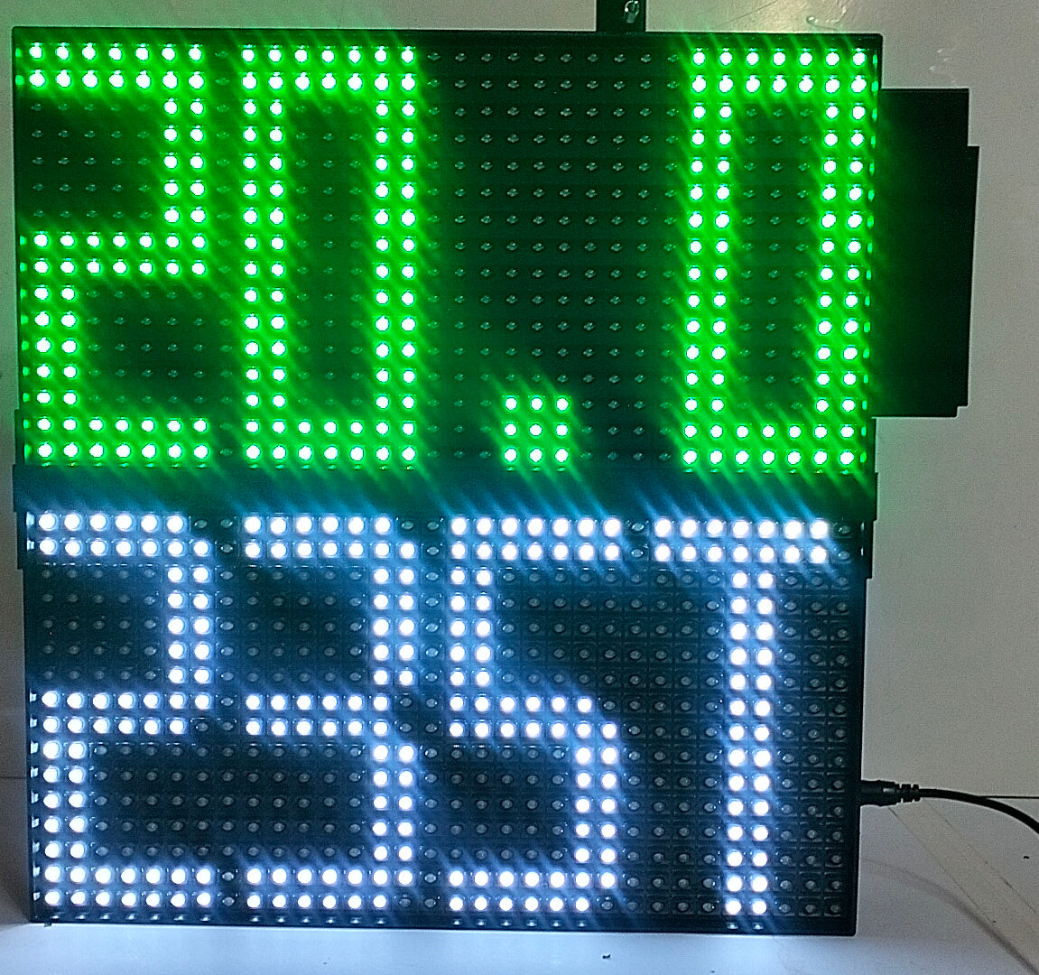 32cmx32cm Digital Cricket Scoreboard with Runs, Wickets, Overs, and Target display