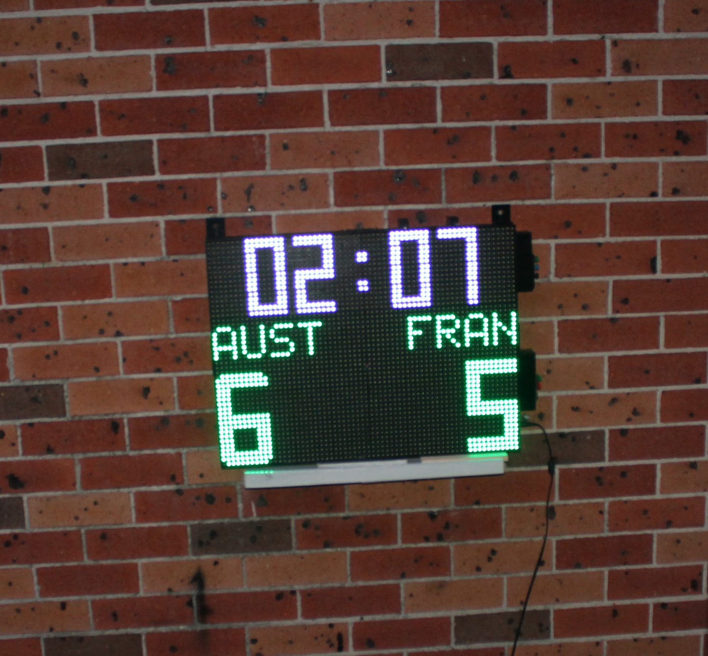 Universal Digital Sports Outdoor Portable Scoreboard (Soccer, Hockey and Multiple Sports) – 64cm × 48cm