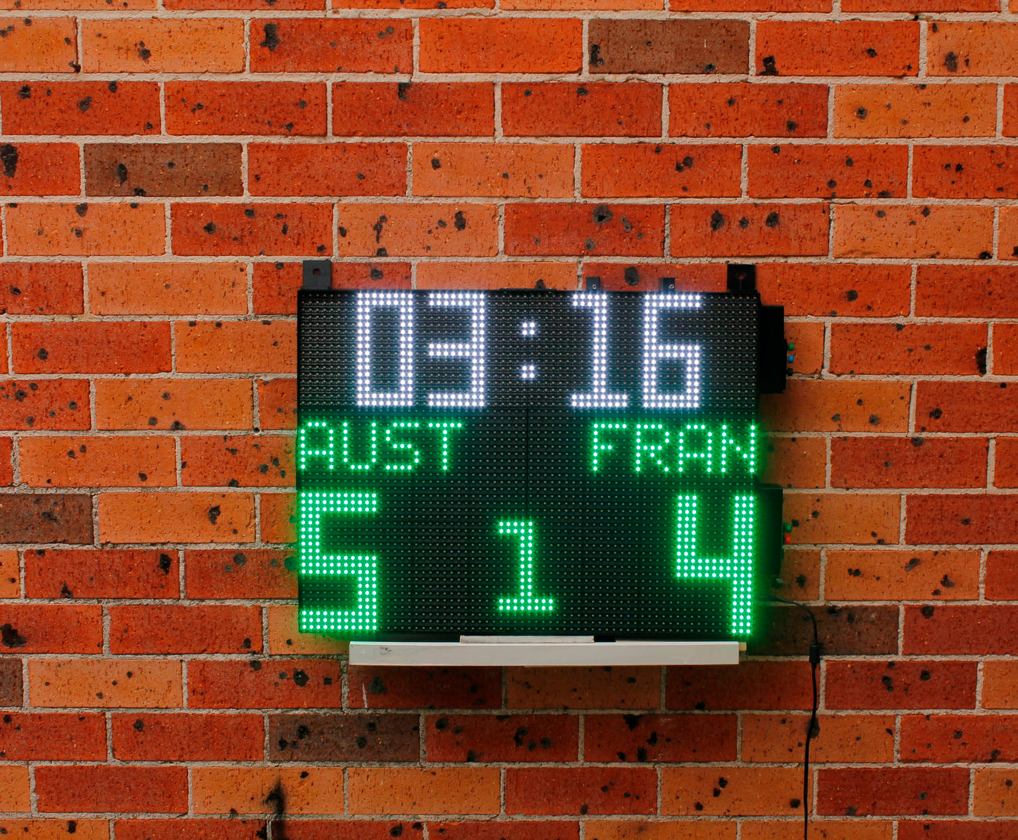 Universal Digital Sports Outdoor Portable Scoreboard (Soccer, Hockey and Multiple Sports) – 64cm × 48cm